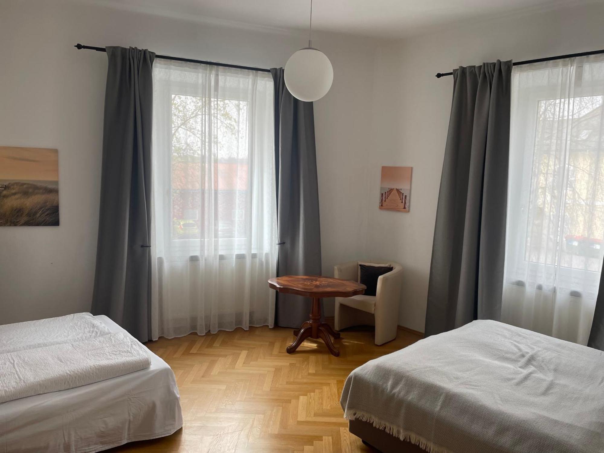Studios Klagenfurt Klagenfurt am Woerthersee Szoba fotó
